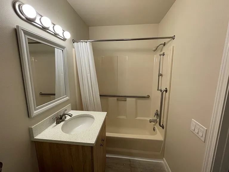 202 N Limits Rd #1 — Photo 7