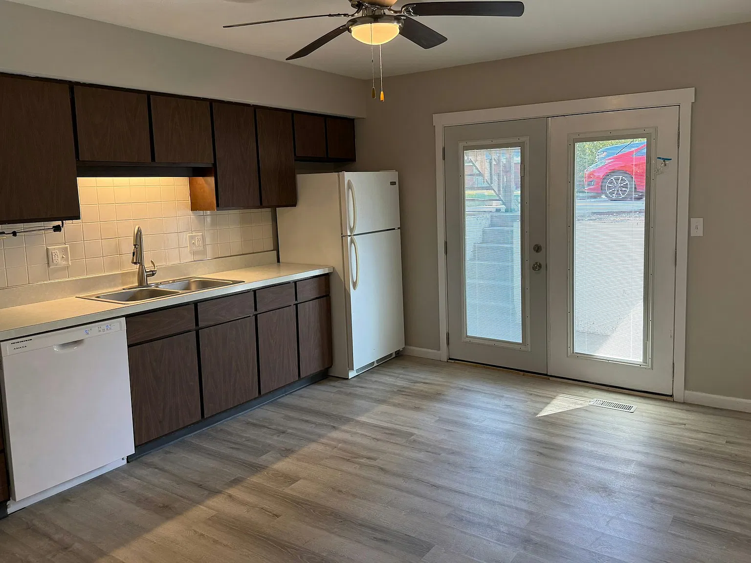 2110 Saratoga Drive, Unit 4 — Photo 1