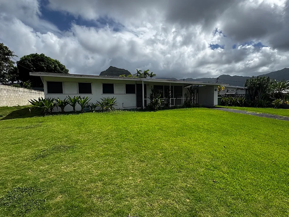 664 Ululani St