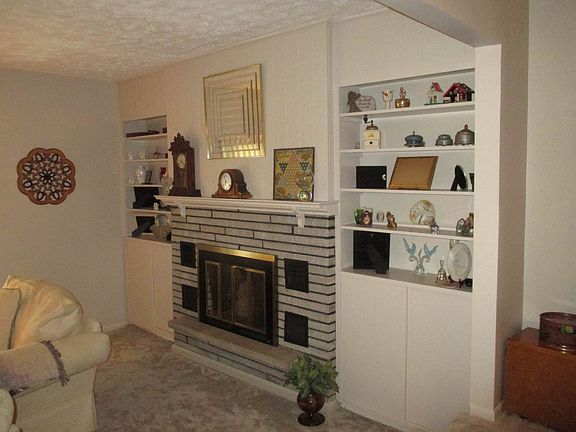 3rd image of 601 E Orlando Dr