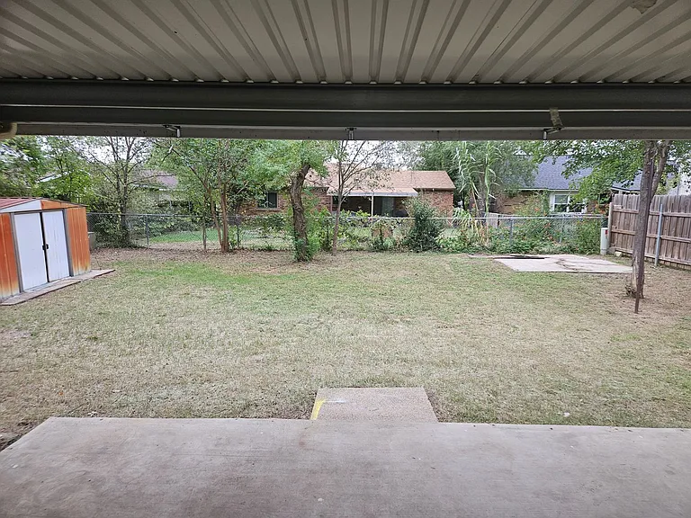 6908 Sunflower Cir N — Photo 20
