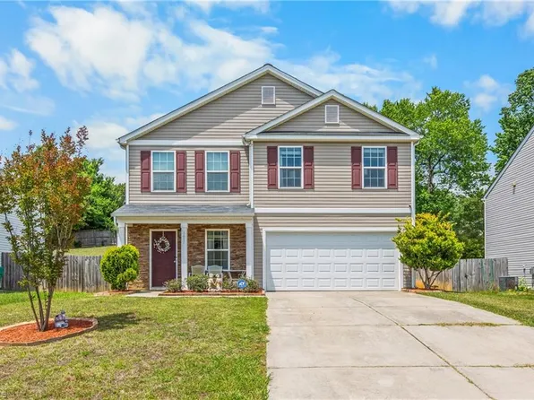1671 Carthage Ln, High Point, NC 27260