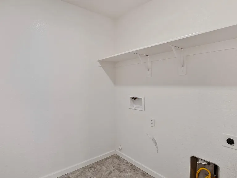 11030 International Dr — Photo 34