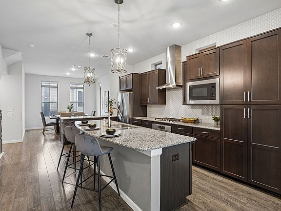 5th image of 1071 Tea Olive Ln
