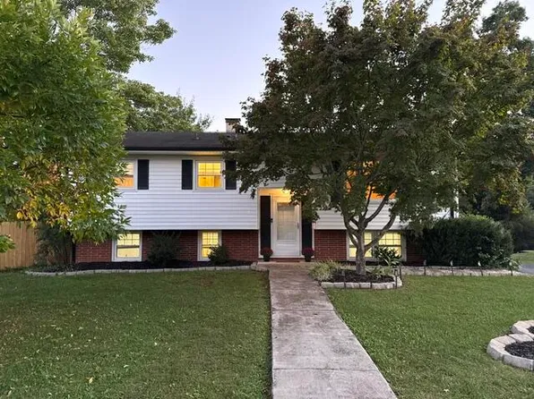 5532 Green Meadow Rd, Roanoke, VA 24018