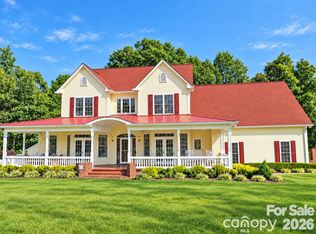 201 Harbor Ridge Dr, Connelly Springs, NC 28612