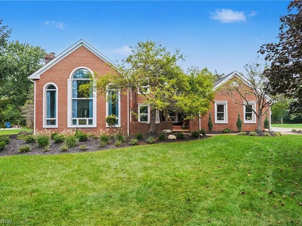 207 N Hayden Pkwy, Hudson, OH 44236