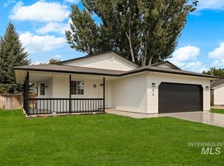 618 Mountain St, Middleton, ID 83644