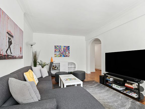3rd image of 25 Central Park W APT 9F