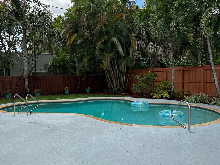 1007 SW 18th St — Photo 27