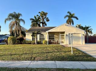 7787 Ridgewood Dr, Lake Worth, FL 33467