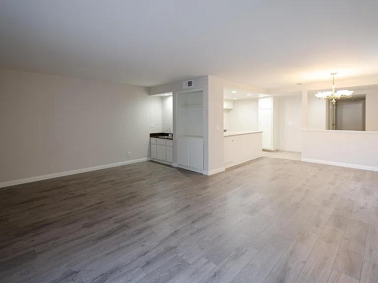946 W 220th St #116 — Photo 19