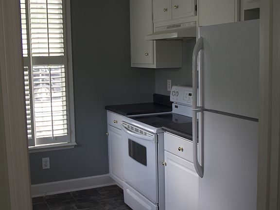 2nd image of 109 Hammond Place Cir