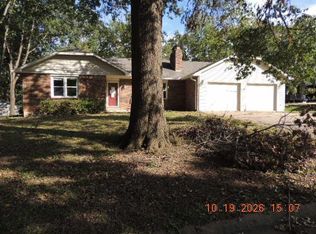 1005 Lisa Ln, Richmond, MO 64085
