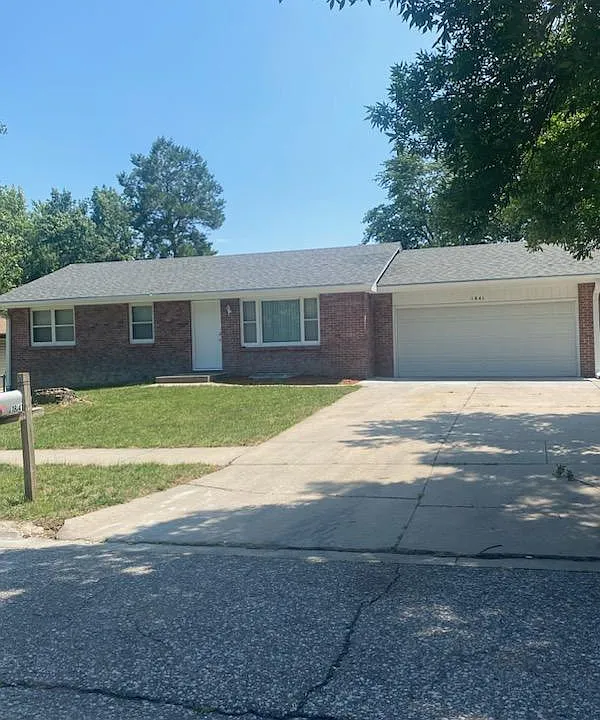 1841 Montclair Dr