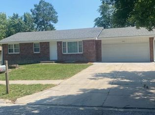 1841 Montclair Dr, Lincoln, NE 68521