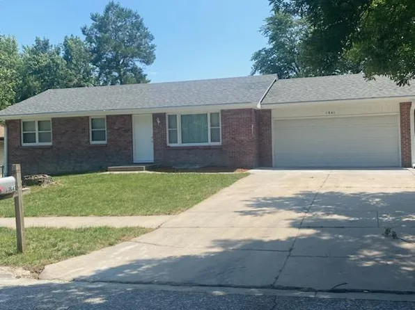 1841 Montclair Dr, Lincoln, NE 68521