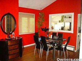 16 Lion Ln, North Babylon, NY 11703