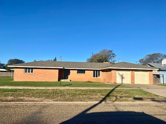 2nd image of 604 S Avenue D