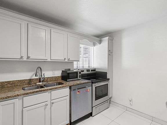 5th image of 242 S Canosa Ct APT B