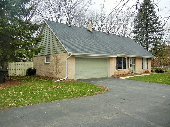 Front - Extended Driveway