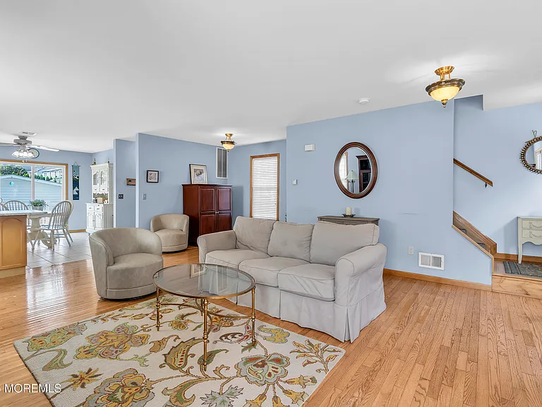 143 Lake Ave — Photo 3