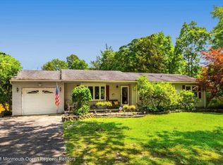 343 Sapphire Dr, Jackson, NJ 08527