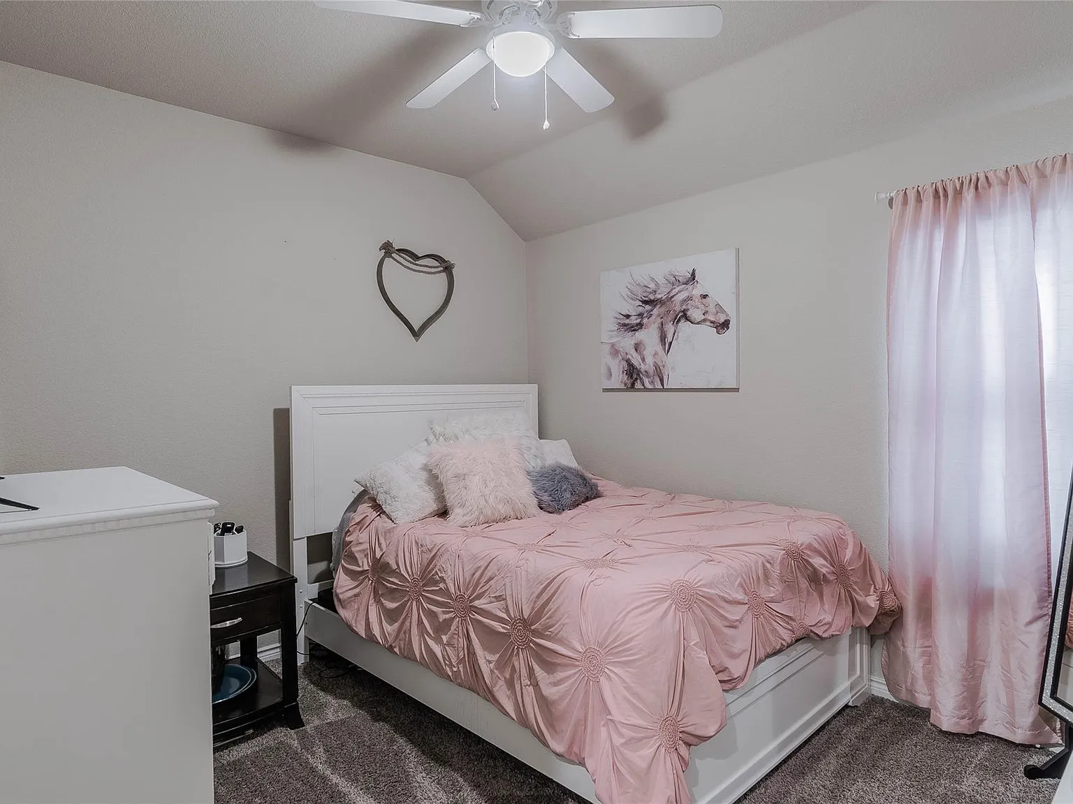 4 bed, 2071 sqft, $2,900 — Photo 4