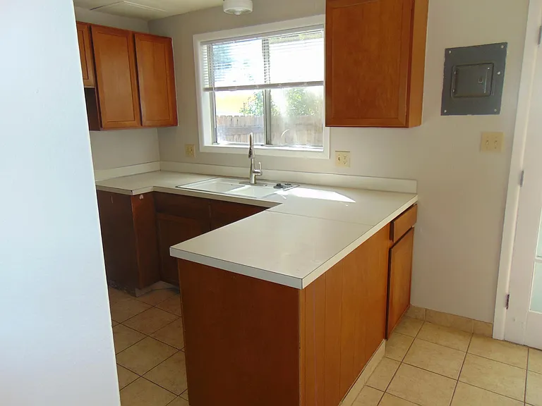 2420 Clearview Ave #4 — Photo 7