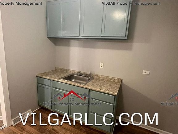 3rd image of 4013 Melville Ave #1REAR
