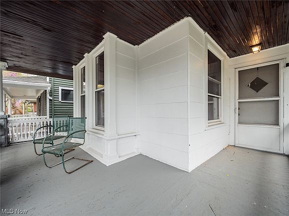4th image of 4015 Whitman Ave
