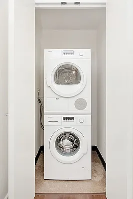 Rented by City Connections Realty | media 6