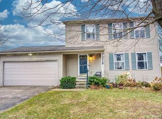 33529 Rhonswood St, Farmington hills, MI