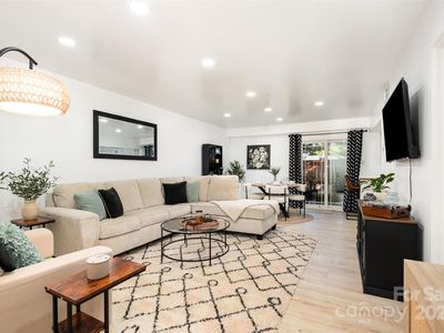 1635 Merry Oaks Rd, Charlotte, NC, 28205