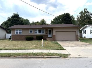 1255 S Airwood Ave, Springfield, MO 65804