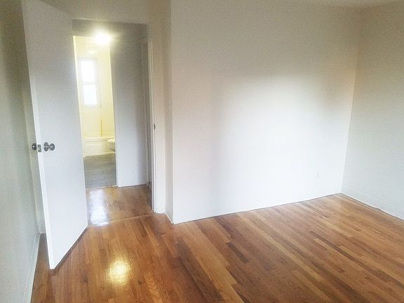 4th image of 73 Kingsland Ave APT 2R