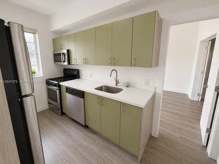 762 Lenox Ave #2 — Photo 7