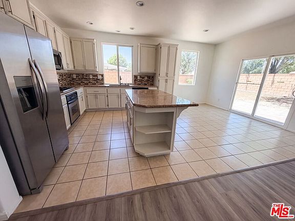 2nd image of 3147 W Lingard St