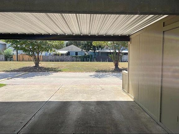 4th image of 2126 Hazlitt Dr
