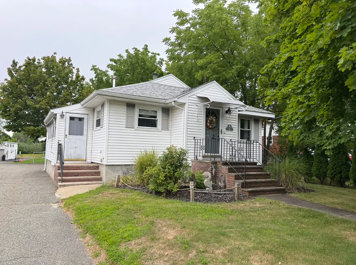 3 bed, 1150 sqft, $3,750 — Photo 1