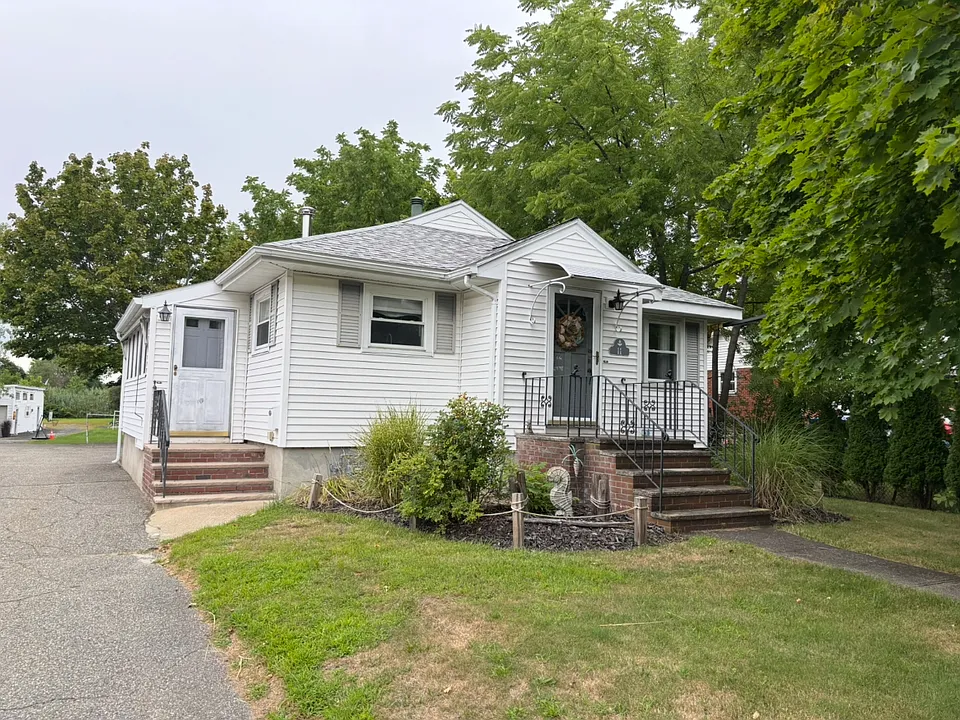 11 Eden Glen Ave