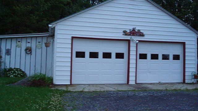 2nd image of 252 Howe Rd