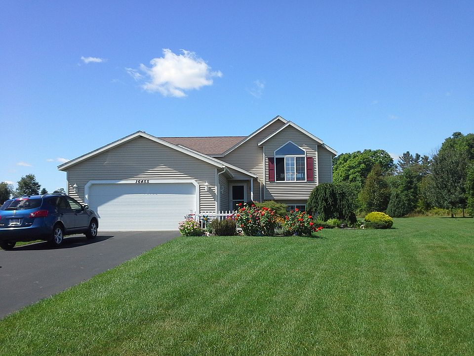 1st image of 16455 Antler Dr NE