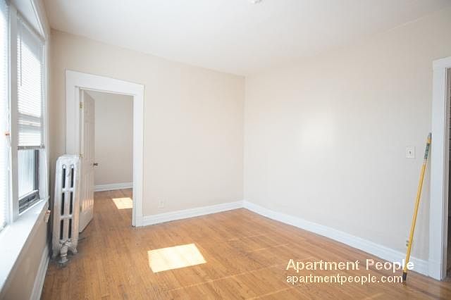 2nd image of 3402 N Ashland Ave APT 3R