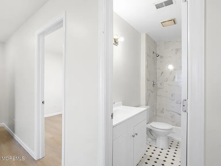 546 George Rd — Photo 10