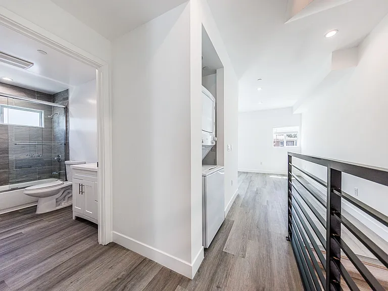 3015 Alsace Ave — Photo 60