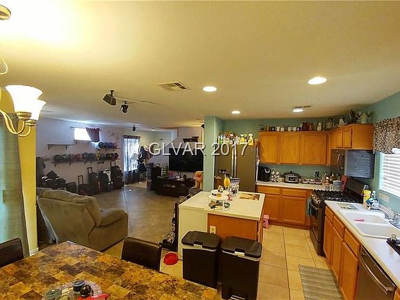2nd image of 5623 Heinrick Ct
