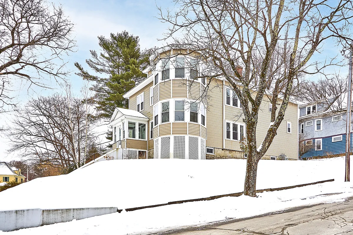 Building Photo - 920 Pleasant St #1