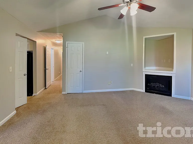 613 Everlasting Way — Photo 2