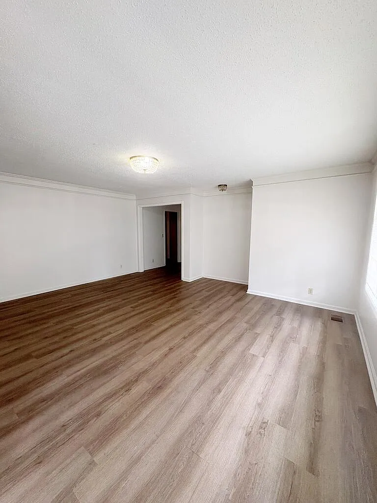 4 bed, 2.5 bath, $1,550 — Photo 2